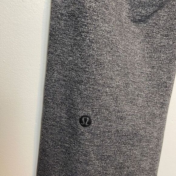 Lululemon Heathered Black On The Fly Pant *28" 4 - Picture 6 of 8